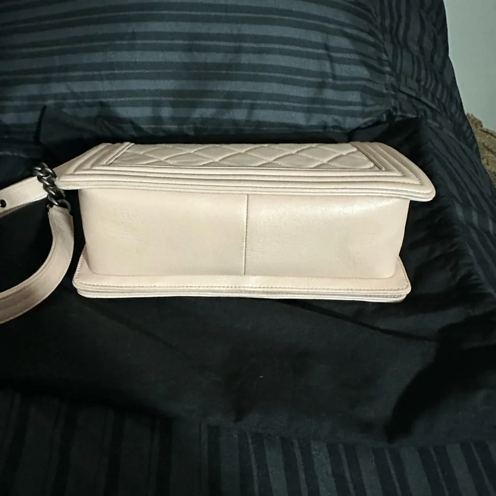 Grained Calfskin Quilted Small Boy Flapped Dusty Pink Chanel. - Picture 5 of 13